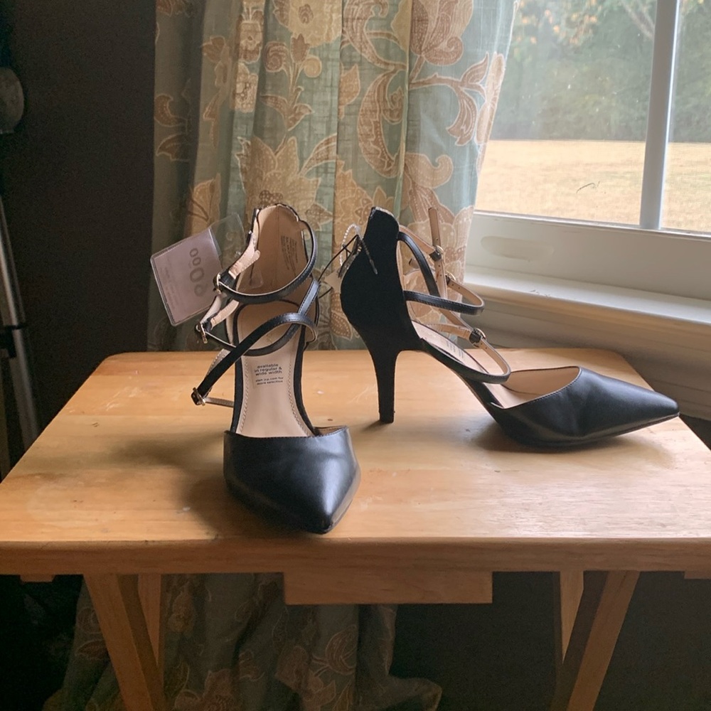 Black dressy 3 strap heel